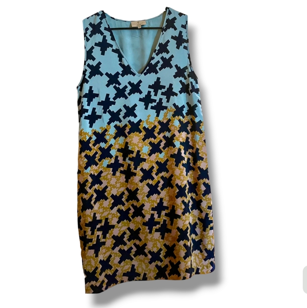 Beautiful Shift Dress in Blue and Gold - Picture 5 of 7